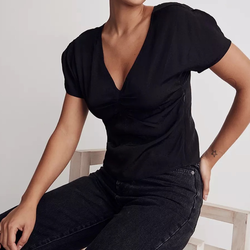 NWT Puff sleeve top